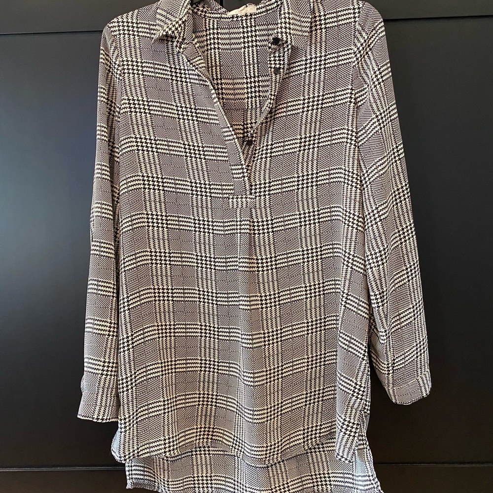 Long sleeve collared shirt